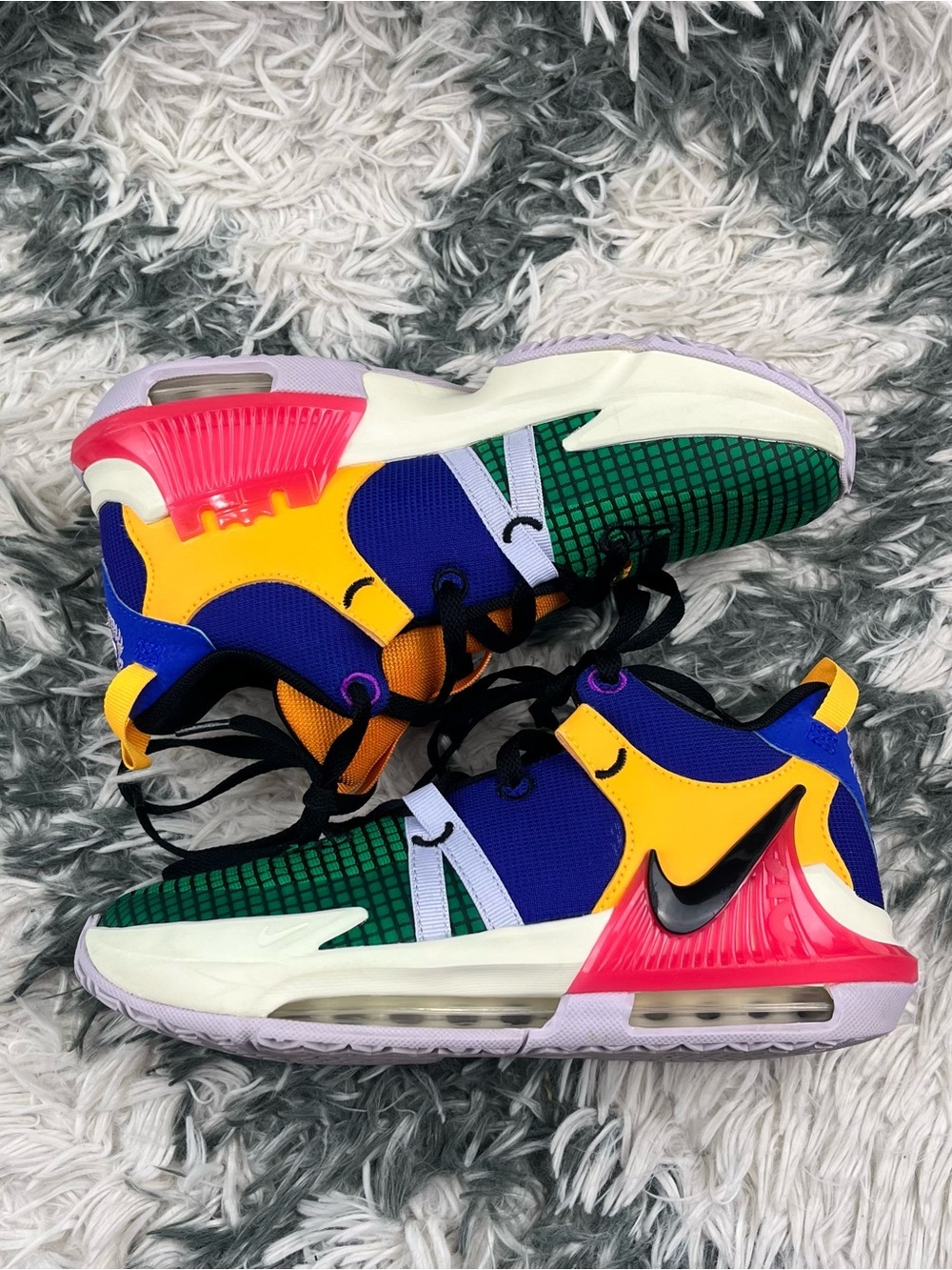 Nike LeBron Witness 7 Kids Mid Multi-Color Sneakers FQ8170-585 Size 5Y - Picture 8 of 15